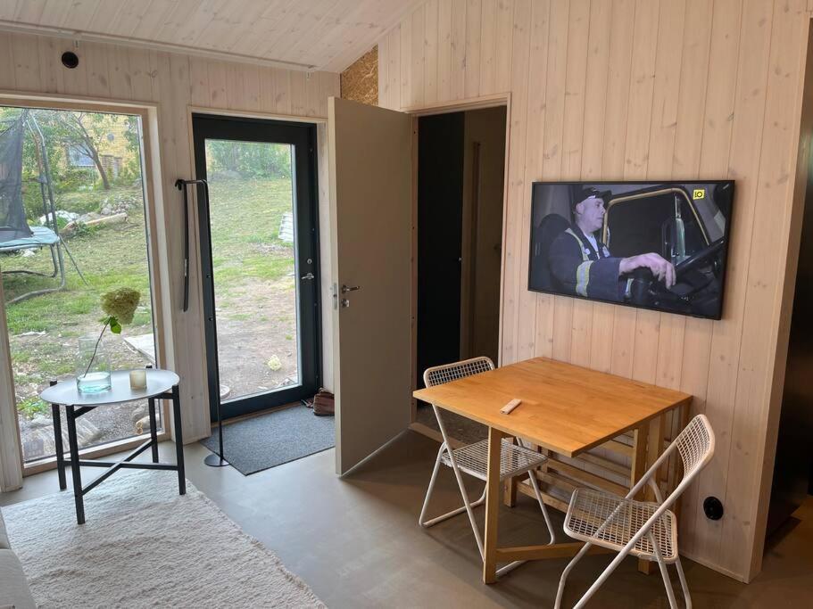 Mysigt Attefallshus Med Naerhet Till Stad Och Hav Göteborg Eksteriør bilde